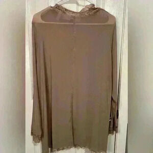 Women XL Logo Layers Lori Goldstein Tan color Top With A Lace Neck & long sleeve